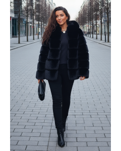 Pels jakke i fake fur med hætte i sort